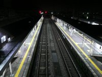 深夜のJR津幡駅