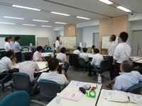 経営戦略立案セミナでの発表の様子