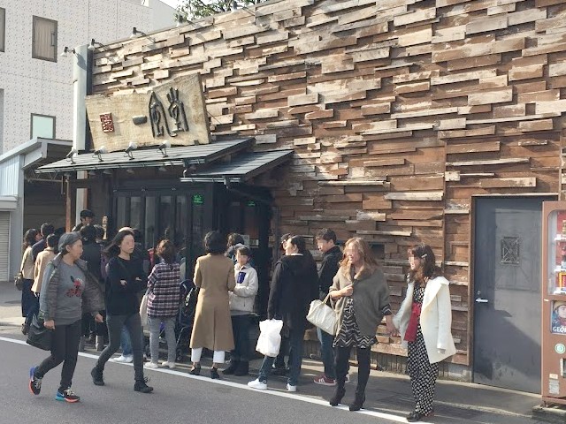 ラーメン一風堂に並ぶ人