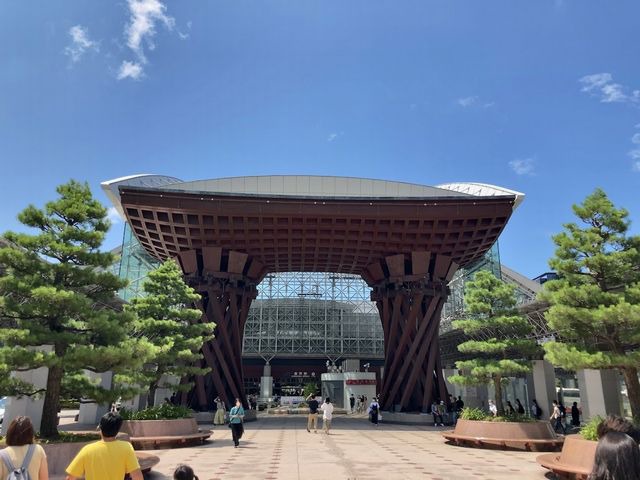 金沢駅の鼓門