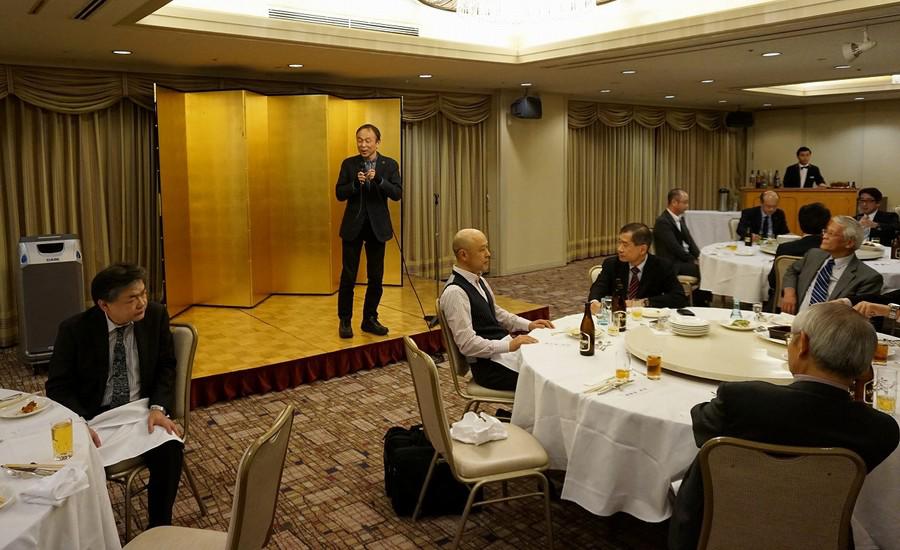 懇親会の様子
