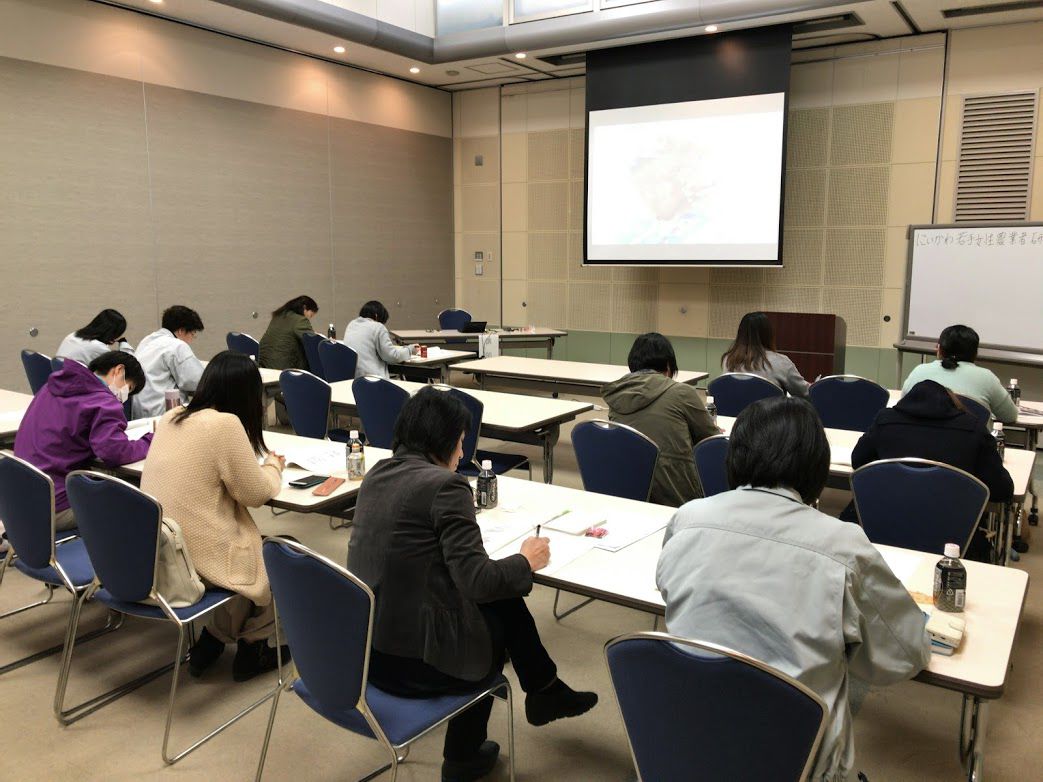 niikawawakatejyosei201802.jpg