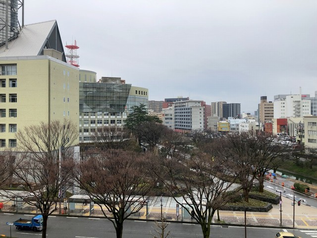 富山県民会館の5階研修室の窓から見える風景