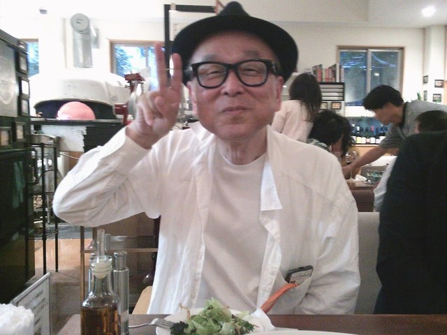 どもども