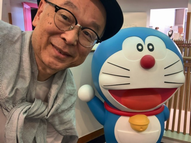 高岡市美術館の藤子・F・不二雄ふるさとギャラリーで、ドラえもんたちとほのぼの過ごした秋の一日